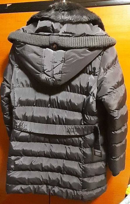 Geaca lunga vatuita , cu gluga