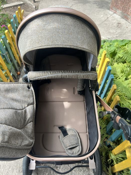 Продается детская коляска Lorelli Alba