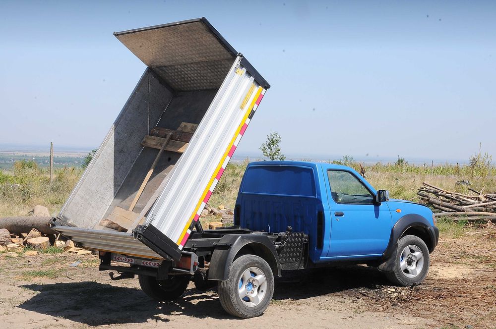 NISSAN Navara D22 Basculabil 2004 camioneta N1 2 locuri+bena basculabila 2.5D Turbo 150 CP E4 4x4 mic/mare, proprietar ofer fiscal 14.500 €