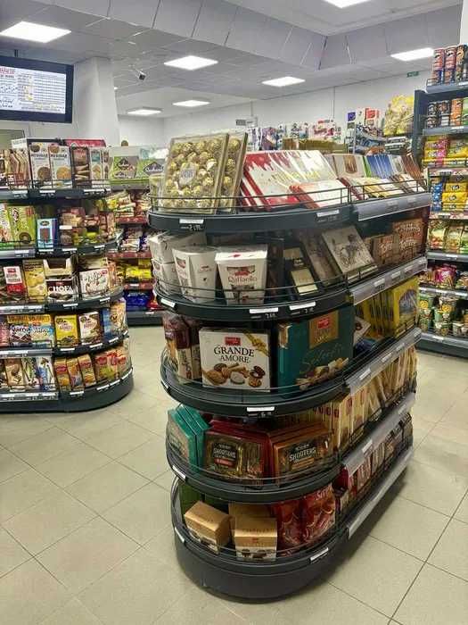 Метални стелажи за магазини - търговско оборудване ново