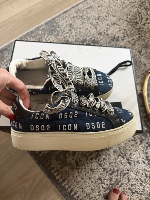 Оригинални дамски кецове Dsquared,добро състояние