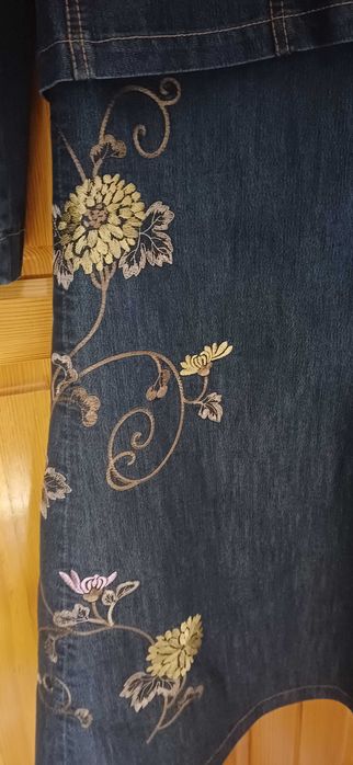 Уникален Костюм Луксозен Деним с Цветна Бродерия - САКО+ПОЛА Дълга!НОВ