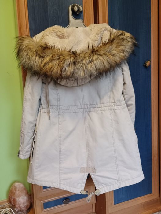 Дълго дамско зимно яке с качулка