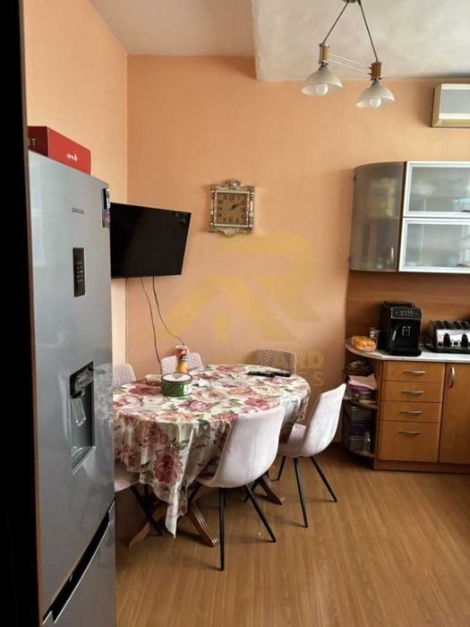 Продава се Тристаен апартамент в София, Илинден - 104 кв.м за 2058 €/кв.м - Снимка #2