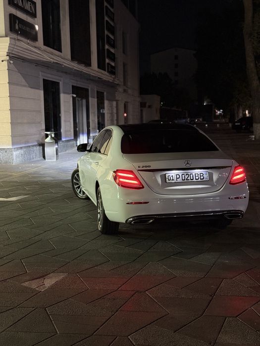 Mercedes Benz W213 E200