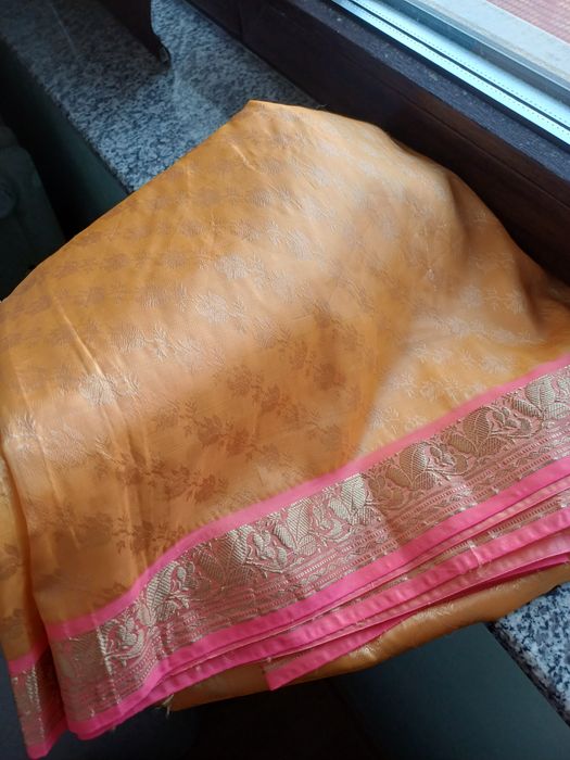Saree indian galben auriu