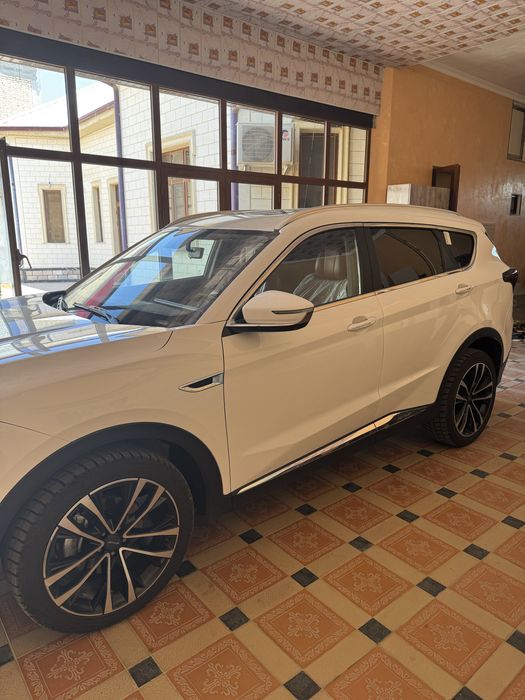 Jetour X70plus  срочна сотилади!