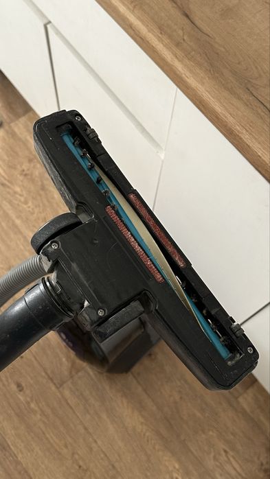 Пылесос LG 1600W