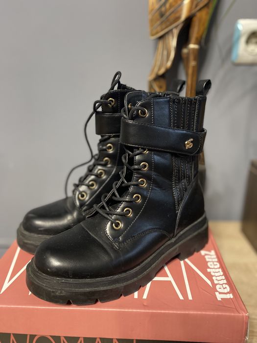 Дамски боти кубинки с цип Tendenz