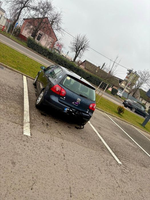 Vând golf 5 1,9  diesel 105 cai