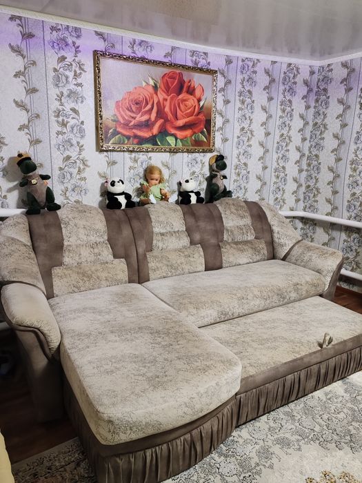 Диван в хорошем состоянии.