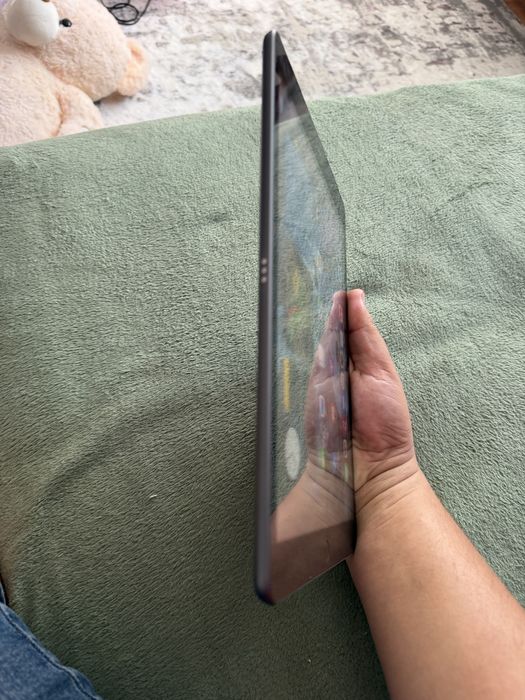 Tableta  Apple iPad Gen7 32gb 2019  gsm + husa Logitech Slim Folio