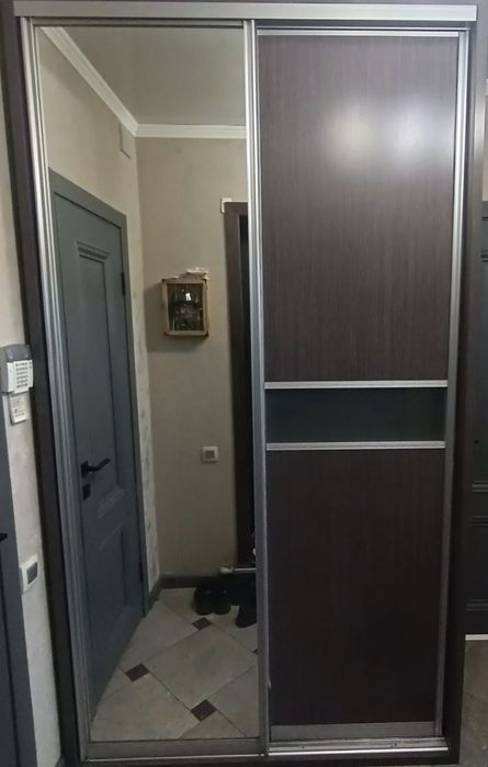 Шкаф купе в хорошем состоянии