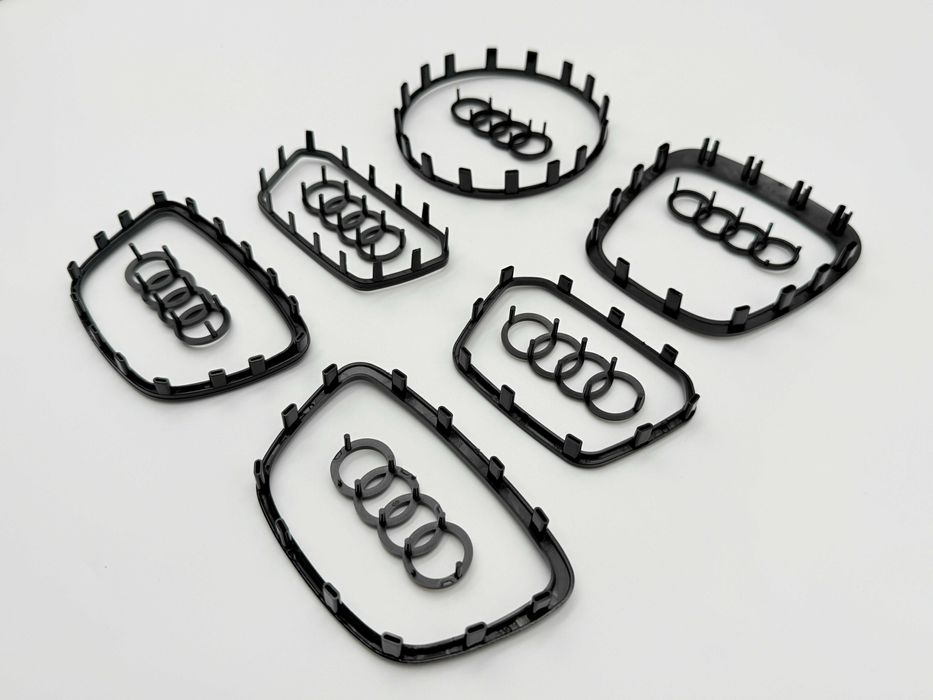 Emblema Compatibila Audi volan crom/negru