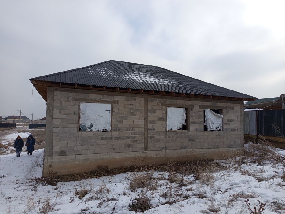 Продам дом не достроены