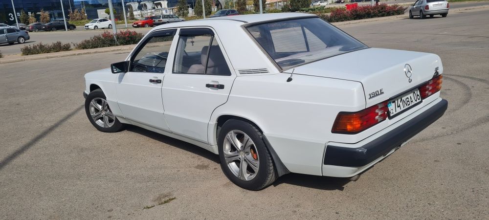 Мерседес Бенц  190й
