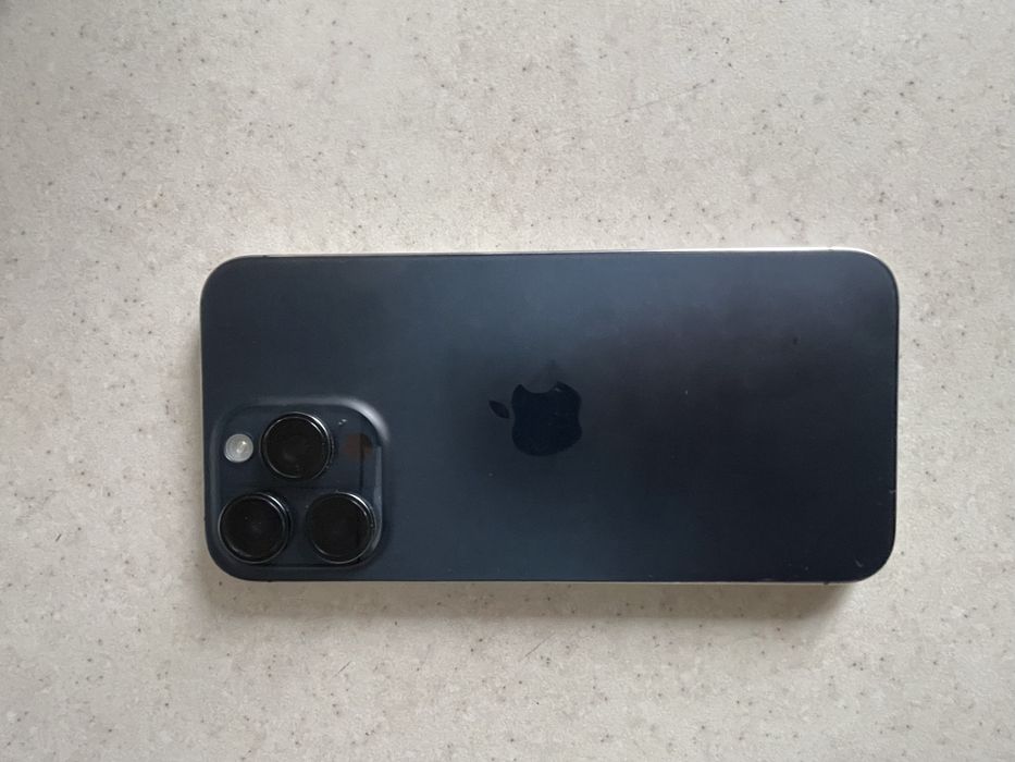 Продам iphone 15 pro max 256gb