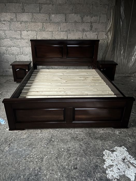 Pat matrimonial 160/200 finisaj clasic , elegant , 2 noptiere