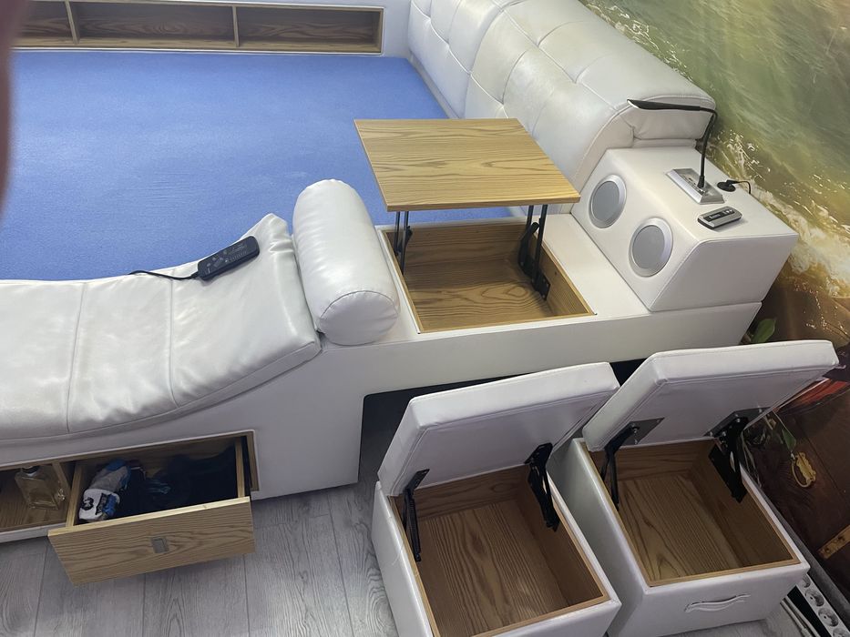 Спалня с масажор и USB