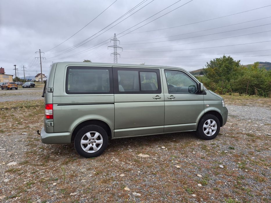 VW T5 Caravelle 8locuri