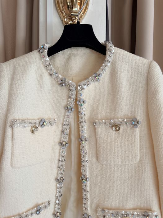 Costum dama Chanel tweed ivory cu cristale – sacou + fustă – mărimea S