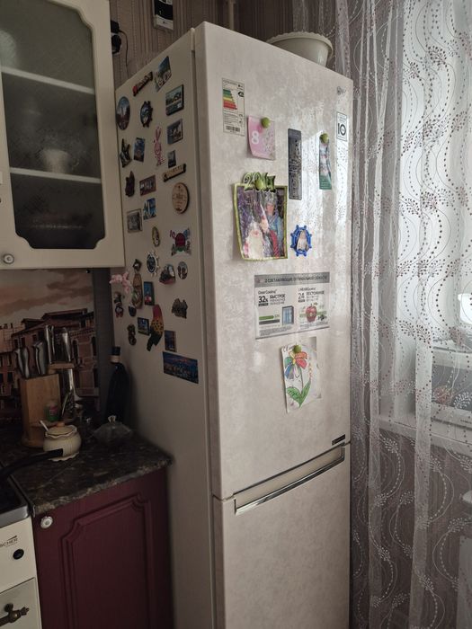 Холодильник LG в идеальном состоянии