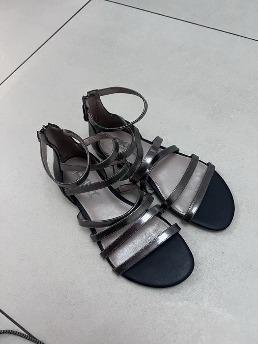 Sandale DKNY originale,noi din piele,cu fermoar