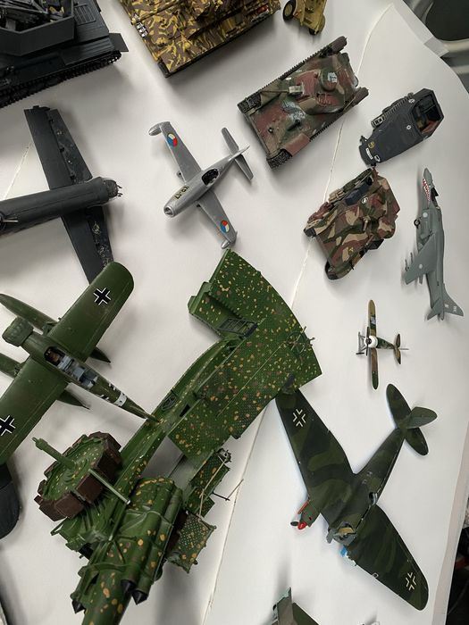 Machete plastic avioane tancuri hobby