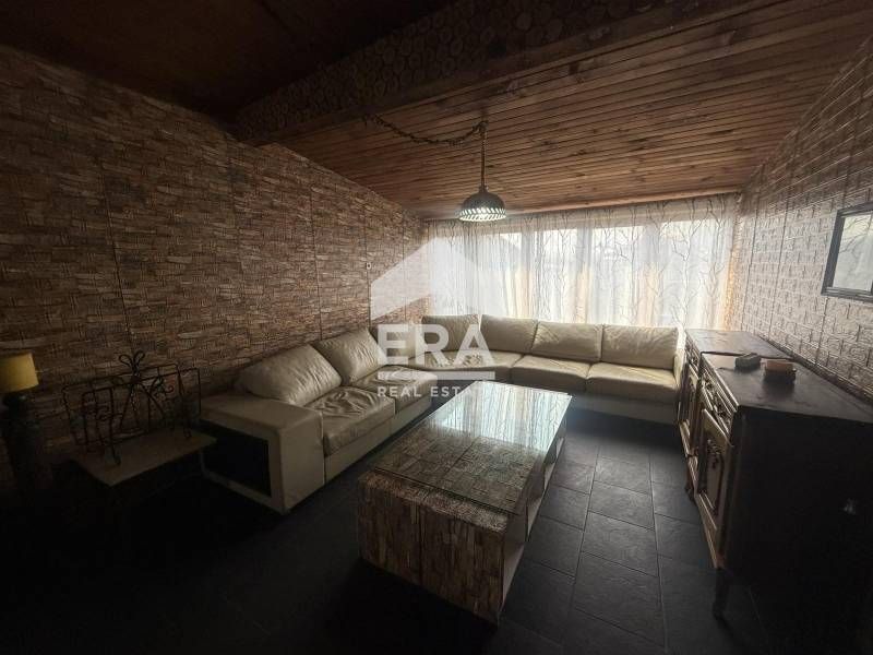 Дава се под наем Къща в с. Щръклево, Област Русе - 500 кв.м за 548.25 € - Снимка #1