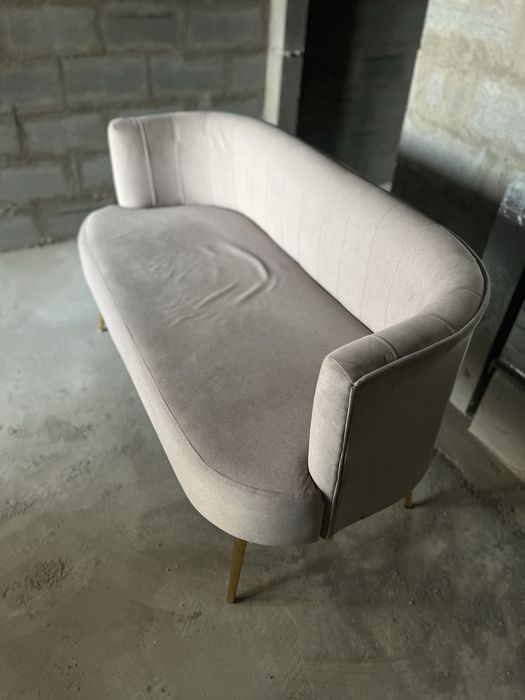 Диван бежовый мебель