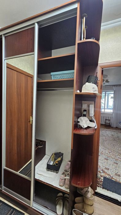 Продам прихожую б/у