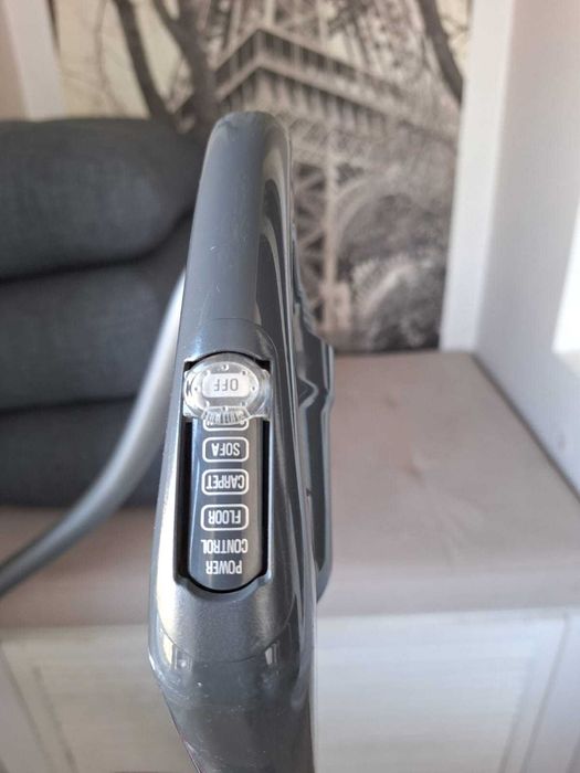 Пылесос LG с системой прессования пыли Kompressor