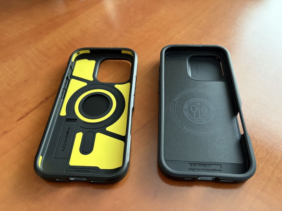 Кейсове Spigen за iPhone 16 Pro