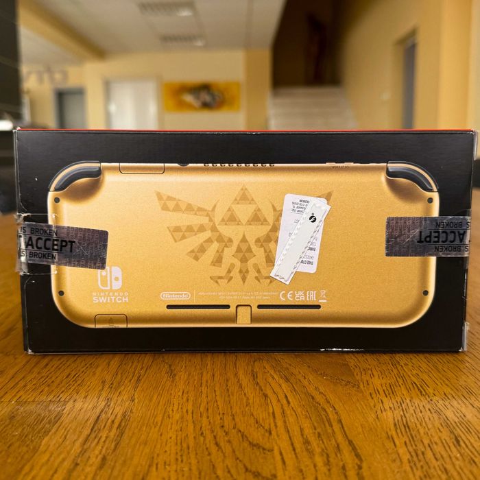 Nintendo Switch Lite – Hyrule Edition | Пълен комплект