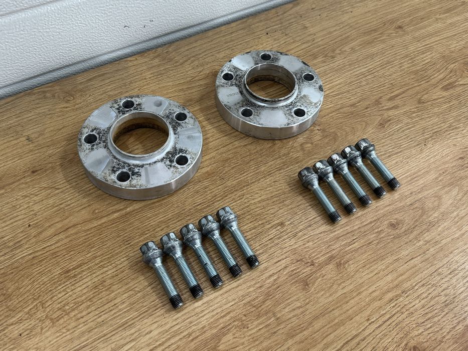 Фланци за бмв (72.6мм) - размери 10мм/25мм