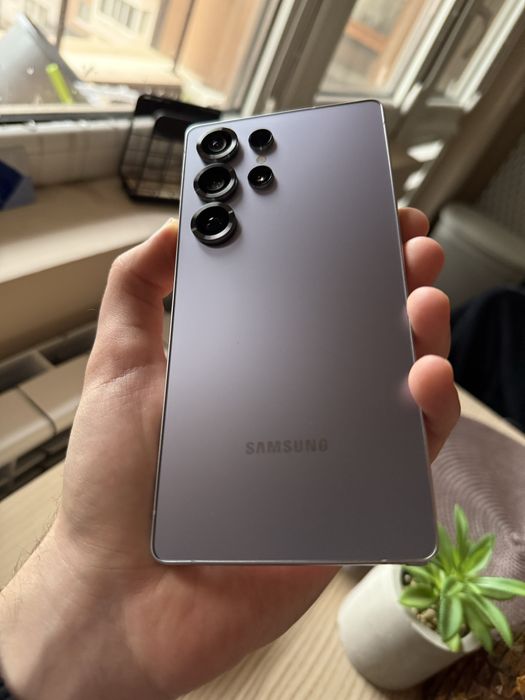Samsung Galaxy S25 Ultra Като Нов!