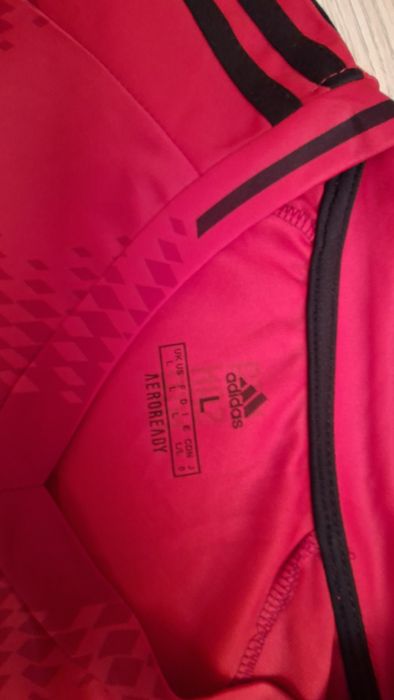 фенска тениска adidas на FC BAYERN MUNCHEN-нова,размер L