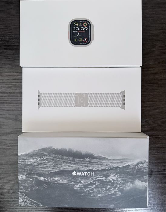 Appel Watch Ultra 3 Titanium Milanese Loop (2024)