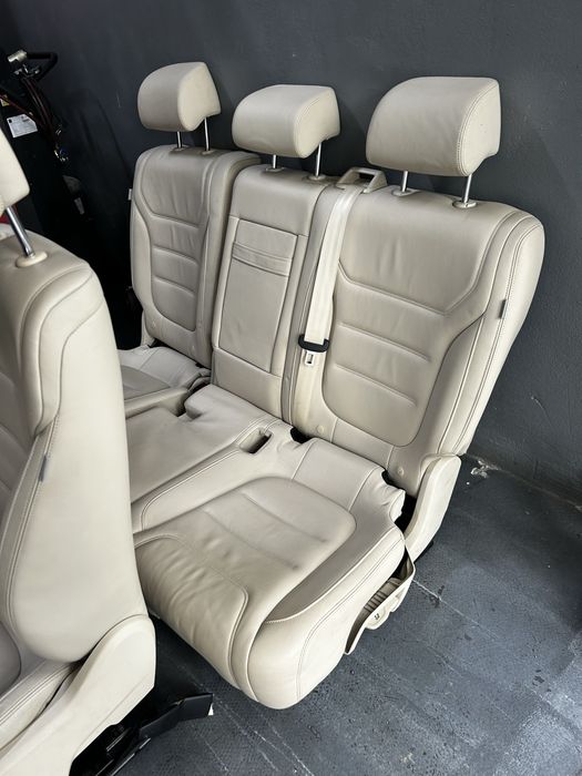 Interior piele electric , scaune față si banchete spate  Volkswagen Touareg 7P