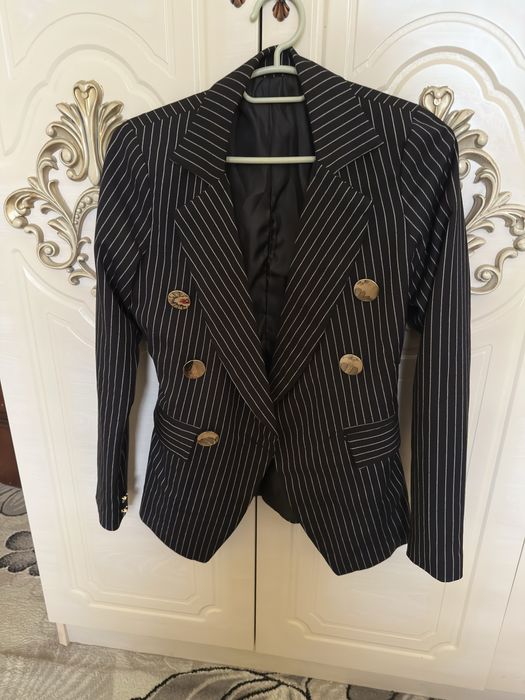 кожанка,безрукавка все отдам по 100тысяч