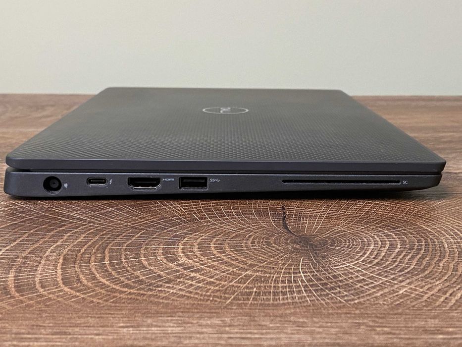 Лаптоп DELL LATITUDE 7300 I5-8365U 13,3 /8GB/256GB NVME/13.3/Full HD