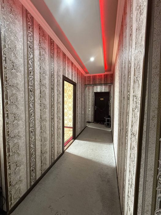 Янгихаёт 8 худуд 3 хона 7 этаж срочно сотилади