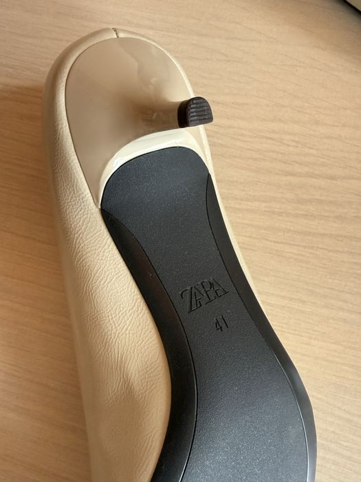 Чисто нови обивки Zara