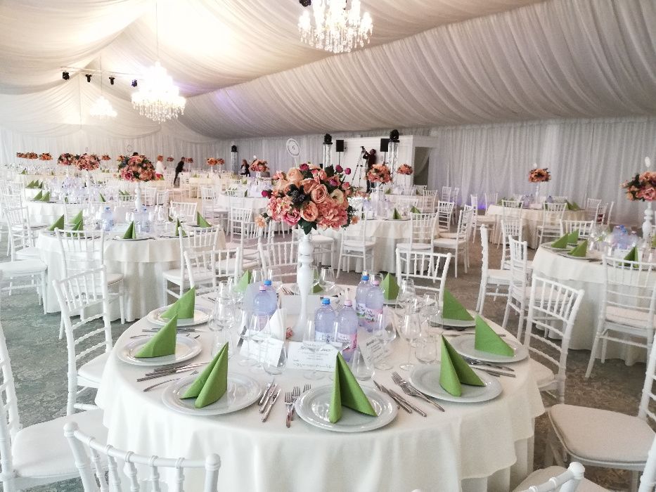 Corturi de inchiriat