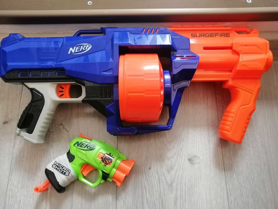 Pachet Nerf: Thunderbow, Wolf LR-1, Surgefire, Zombie DoubleStrike