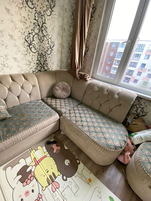 Продам красивый удобный диван