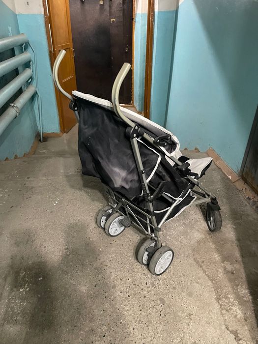 Каляска срочно не дорог