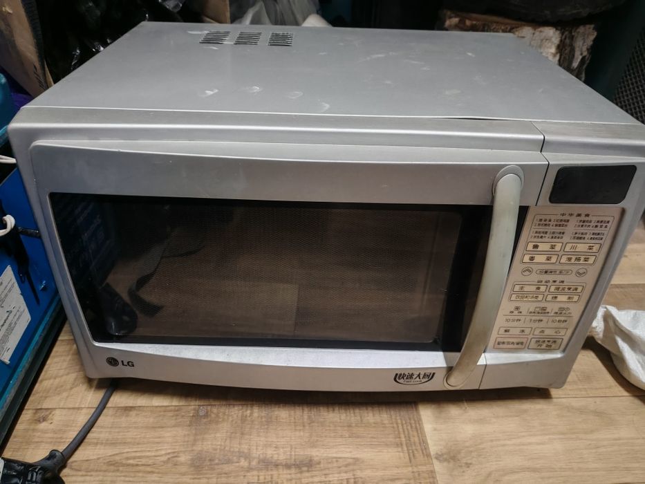 Продам микроволновую печь
