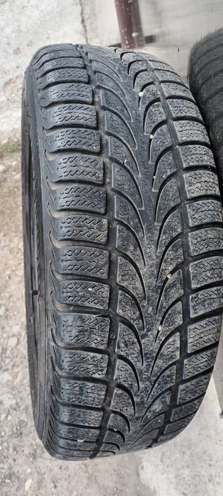 Vând sau schimb roată, 195/65/15 MS