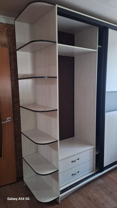 Продам  Шкаф купе